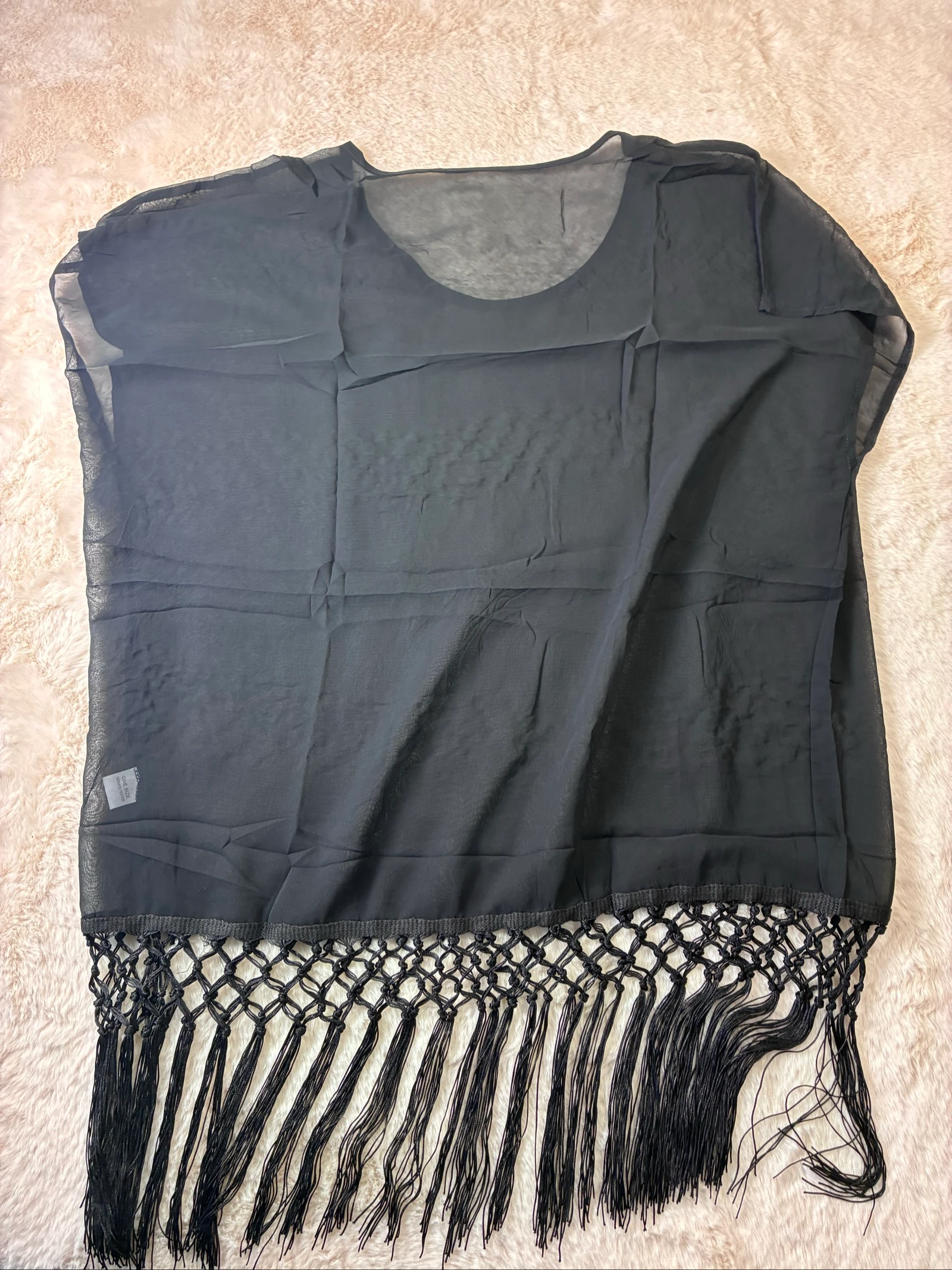 Túnica / Poncho transparente negro con flecos de macramé – Talla Única – photo 3